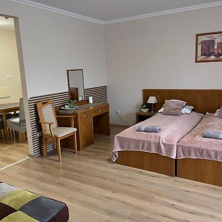 Brookforest Apartman Hajduszoboszlo Exterior foto