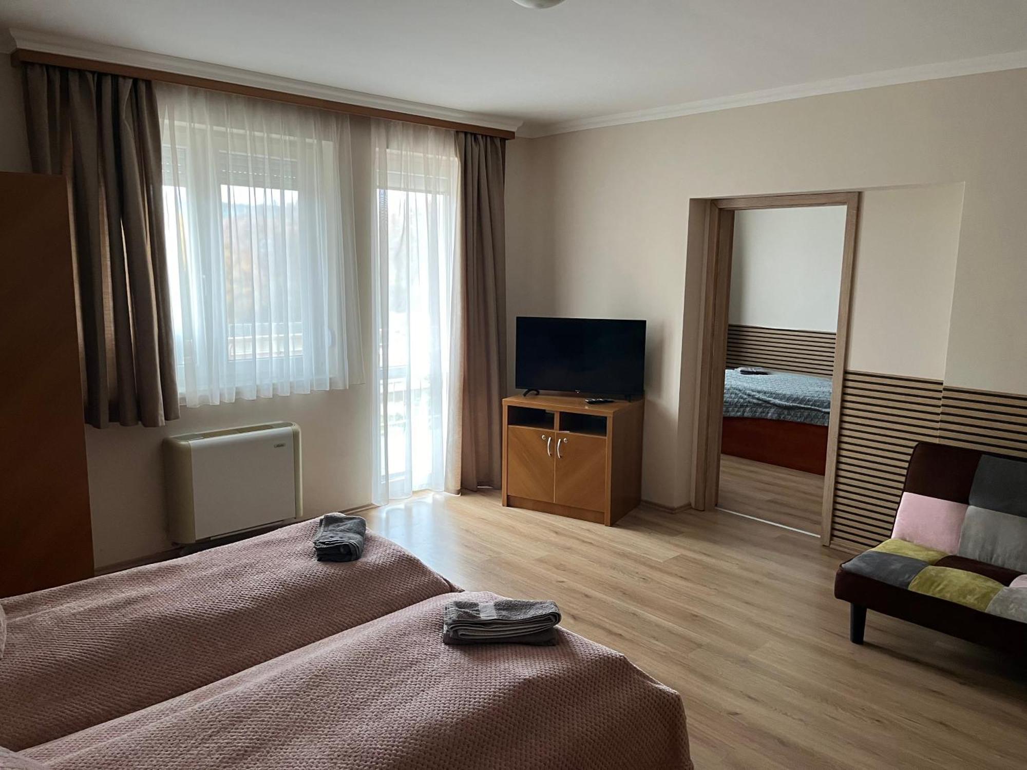Brookforest Apartman Hajduszoboszlo Exterior foto